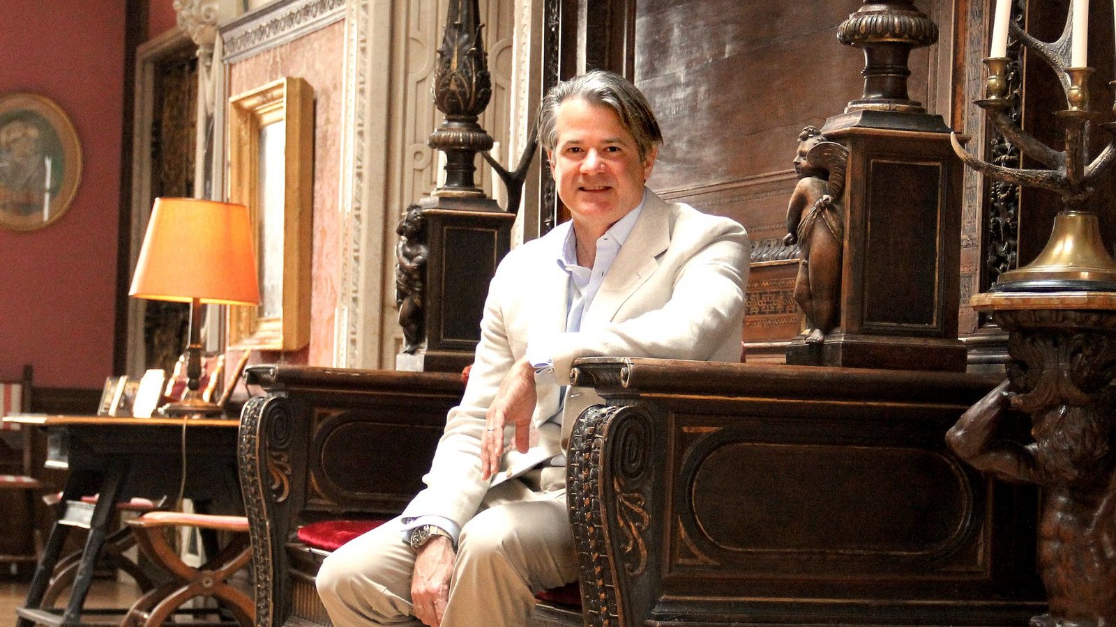 Der Hausherr in der Empfangshalle von Schloss DonaueschingenFoto: Uli Fricker Der Hausherr in der Empfangshalle von Schloss DonaueschingenFoto: Uli Fricker