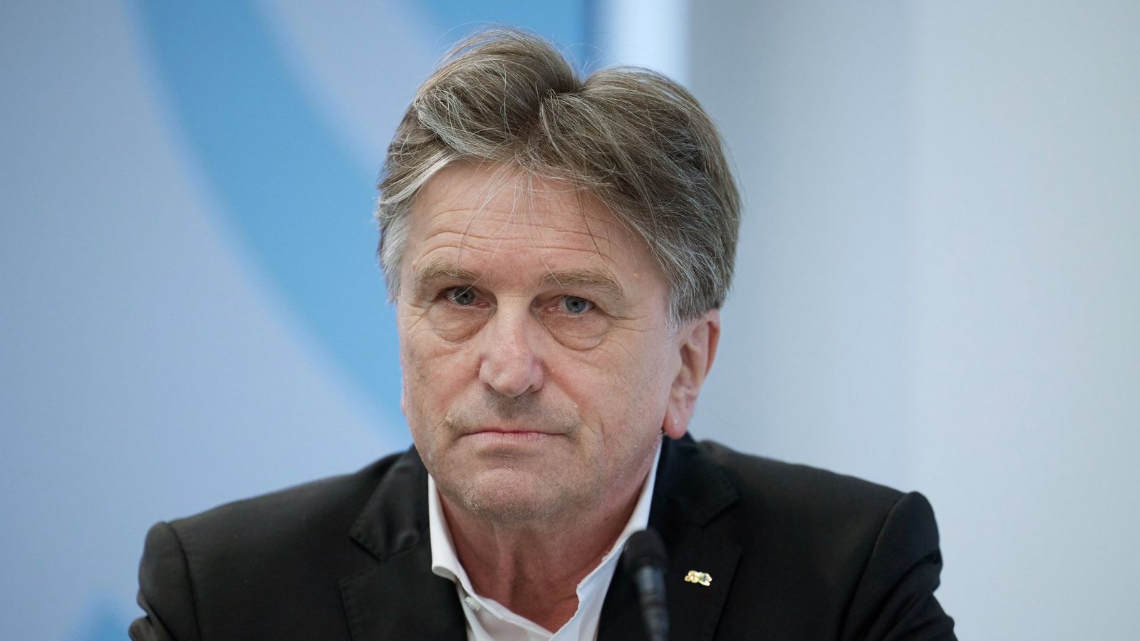 Manne Lucha muss sich vor dem Ausschuss erklären.Foto: dpa/Jörg Carstensen Manne Lucha muss sich vor dem Ausschuss erklären.Foto: dpa/Jörg Carstensen