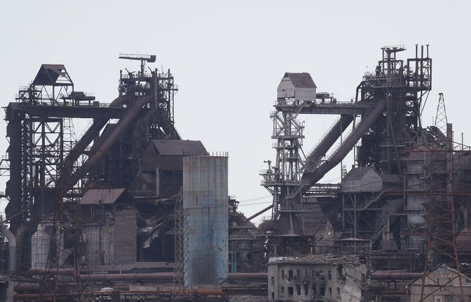 Blick auf das Azovstal-Werk in der Hafenstadt Mariupol.<span class='image-autor'>Foto: Victor/XinHua/dpa</span>
