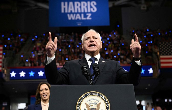 Walz äußerte sich am Mittwoch auf dem Parteitag der Demokraten in Chicago.<span class='image-autor'>Foto: AFP/BRENDAN SMIALOWSKI</span>