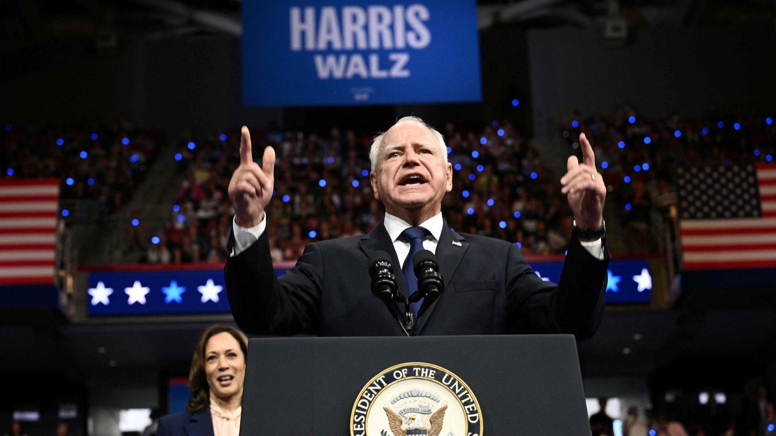 Walz äußerte sich am Mittwoch auf dem Parteitag der Demokraten in Chicago.Foto: AFP/BRENDAN SMIALOWSKI Walz äußerte sich am Mittwoch auf dem Parteitag der Demokraten in Chicago.Foto: AFP/BRENDAN SMIALOWSKI