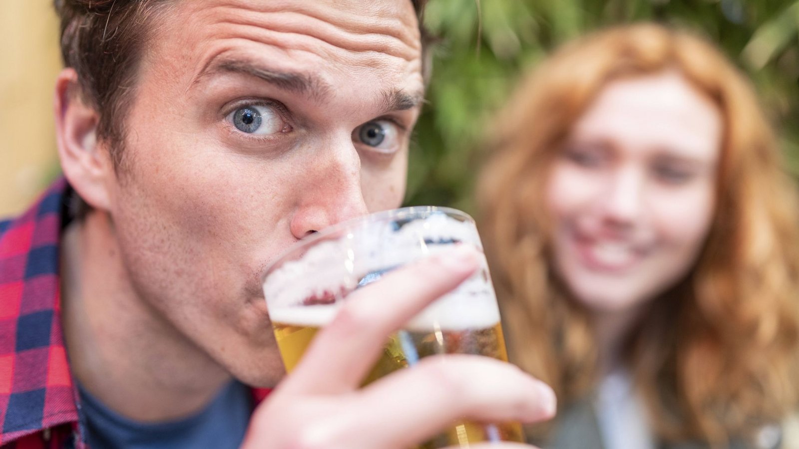 Weniger Bier? Das nehmen sich viele Anfang des Jahres vor. (Symbolbild)Foto: imago images/Westend61