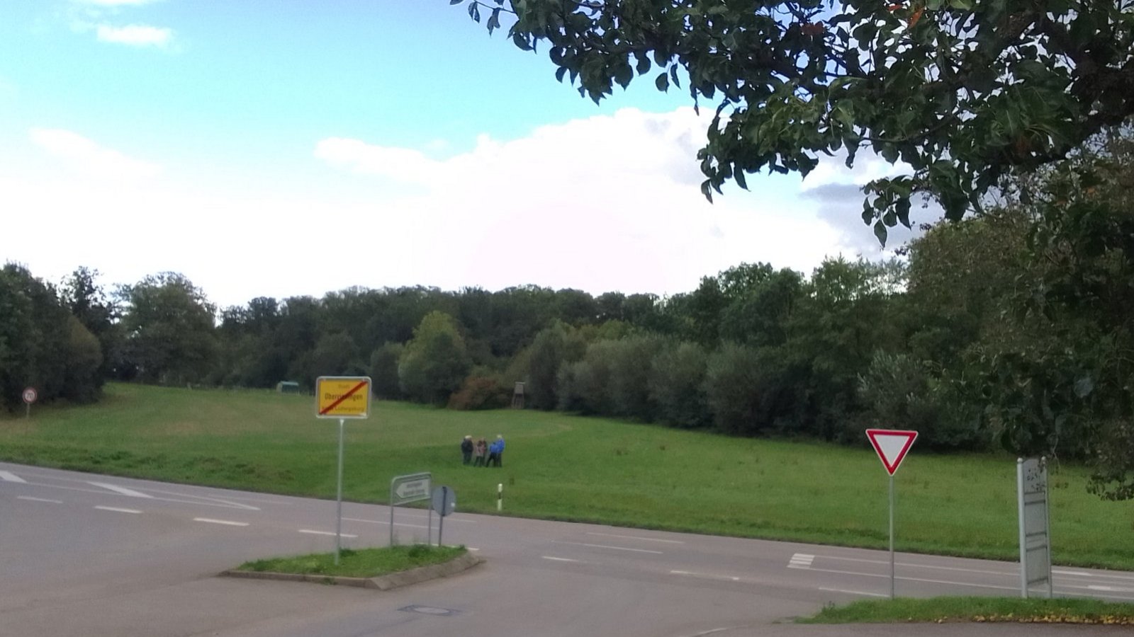 BUND-Bezirksverband Vaihingen und Umgebung und Nabu Markgröningen besichtigen das Gelände in Oberriexingen. Foto: p BUND-Bezirksverband Vaihingen und Umgebung und Nabu Markgröningen besichtigen das Gelände in Oberriexingen. Foto: p