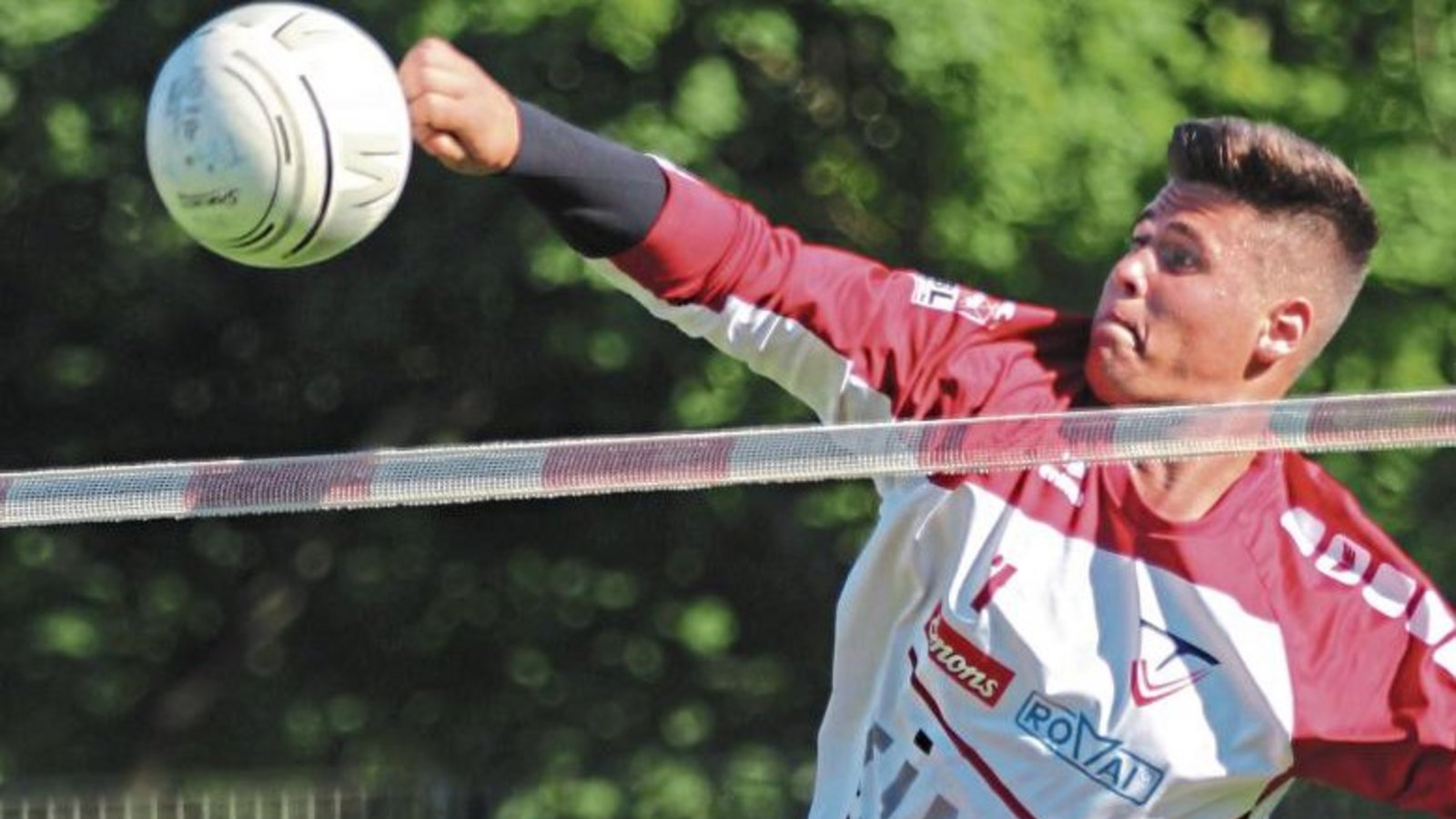 Die Hallensaison 2019/2020 war eigentlich für Michael Knodel seine letzte Spielzeit in der Jugend. Dann kam Corona und betrog ihn sozusagen um seine letzte Nachwuchs-DM. Durch das Außerkraftsetzen der Altersgrenzen darf er im September nun voraussichtlich Die Hallensaison 2019/2020 war eigentlich für Michael Knodel seine letzte Spielzeit in der Jugend. Dann kam Corona und betrog ihn sozusagen um seine letzte Nachwuchs-DM. Durch das Außerkraftsetzen der Altersgrenzen darf er im September nun voraussichtlich