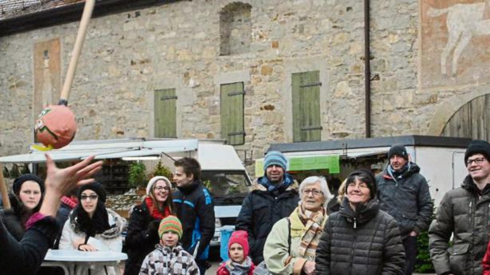 Der Illinger Weihnachtsmarkt, hier 2013, soll zukünftig ohne Plastikpavillons auskommen und mit Budenzauber aus Holz locken. Foto: Archiv Der Illinger Weihnachtsmarkt, hier 2013, soll zukünftig ohne Plastikpavillons auskommen und mit Budenzauber aus Holz locken. Foto: Archiv