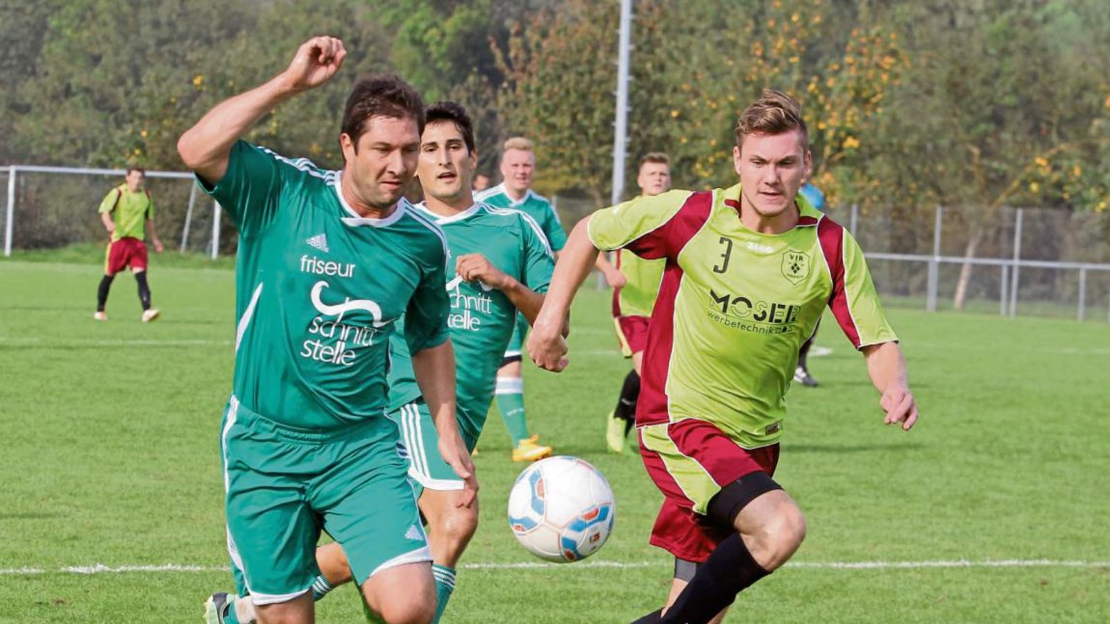 Marvin Wamsler (rechts, gegen Iptingens Marco Kastner) eilt mit dem VfR Sersheim von Sieg zu Sieg. Auch gegen Illingen? Foto: Bürkle Marvin Wamsler (rechts, gegen Iptingens Marco Kastner) eilt mit dem VfR Sersheim von Sieg zu Sieg. Auch gegen Illingen? Foto: Bürkle
