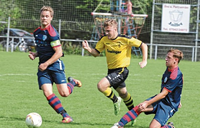 Der TSV Ensingen mit Dominik Urbani (Mitte) bietet in dieser Saison eine starke Truppe auf. Allerdings nur, wenn keine Ferien dafür sorgen, dass der Kader zu sehr schrumpft. Foto: Nachreiner