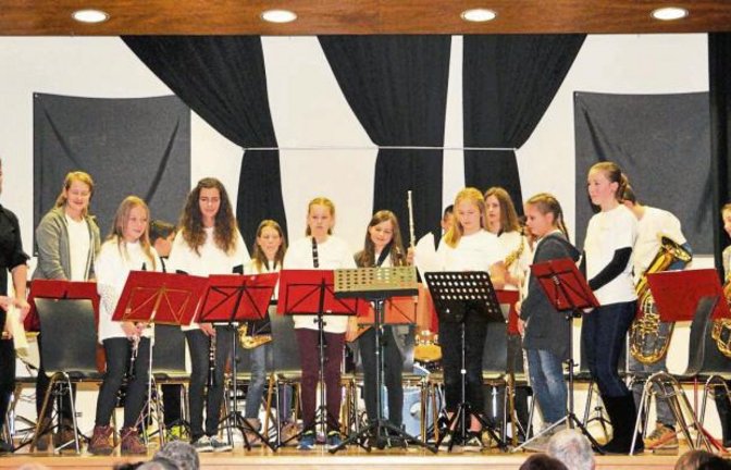 Die Schülerkapelle des Musikvereins eröffnete das Jahreskonzert.  Foto: p