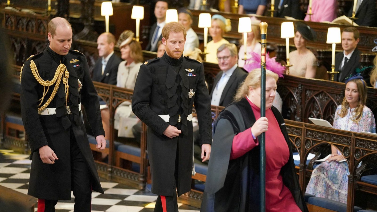 2018: Prinz Harry (r) und sein Bruder und Trauzeuge, Prinz William, kommen in der St.-Georgs-Kapelle an. Prinz Harry of Wales heiratet Meghan Markle.Foto: picture alliance / Dominic Lipinski/PA Wire/dpa | Dominic Lipinski