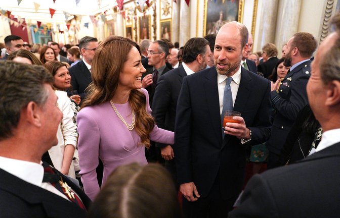 William und Catherine, Prinz und Prinzessin von Wales, während eines Empfangs im Buckingham Palace, London, zur Feier des 100. Geburtstages von Königin Elisabeth II.<span class='image-autor'>Foto: picture alliance/dpa/PA Wire | Aaron Chown</span>