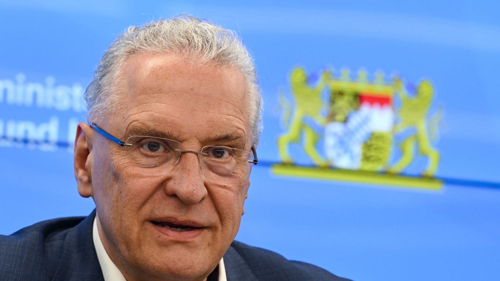 Bayerns Innenminister Joachim Hermann kündigt einen harten Kurs gegen AfD-Beamte an.Foto: dpa/Arne Dedert Bayerns Innenminister Joachim Hermann kündigt einen harten Kurs gegen AfD-Beamte an.Foto: dpa/Arne Dedert