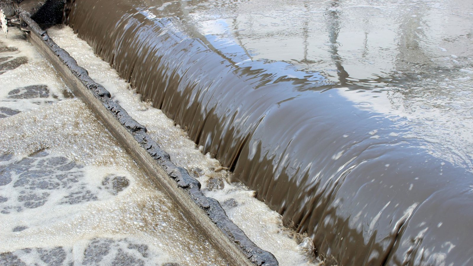 Kläranlagen sind manchmal eine Quelle für die PFAS-Chemikalien.Foto: dpa/Corinna Schwanhold Kläranlagen sind manchmal eine Quelle für die PFAS-Chemikalien.Foto: dpa/Corinna Schwanhold