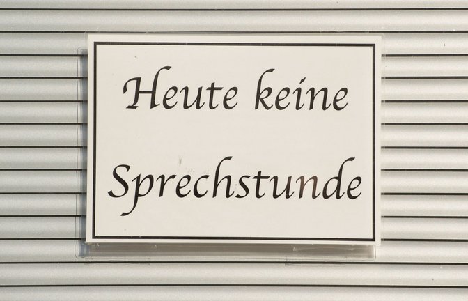Der Virchowbund rechnet damit, dass bis zum Jahresende Tausende Praxen geschlossen bleiben.<span class='image-autor'>Foto: dpa//Sebastian Kahnert</span>