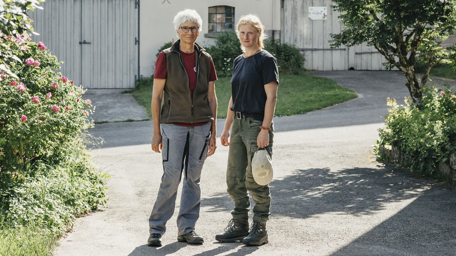 Noch viel zu besprechen: die Altbäuerin Ulrike Hasenmaier-Reimer und ihre Nachfolgerin Judith Boulos.Foto: Verena Müller Noch viel zu besprechen: die Altbäuerin Ulrike Hasenmaier-Reimer und ihre Nachfolgerin Judith Boulos.Foto: Verena Müller