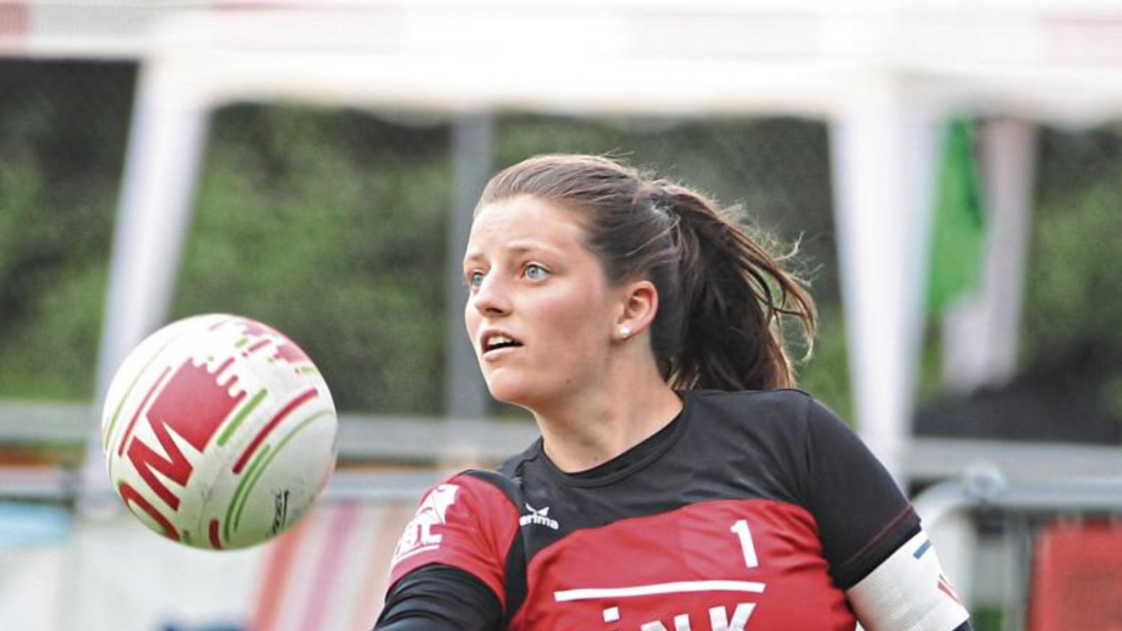 Klara Kilpper und die U-18-Faustballerinnen des TV Vaihingen hoffen, dass sie bei einer Meisterschaft endlich auch mal den Ahlhorner SV besiegen. Foto: Nachreiner Klara Kilpper und die U-18-Faustballerinnen des TV Vaihingen hoffen, dass sie bei einer Meisterschaft endlich auch mal den Ahlhorner SV besiegen. Foto: Nachreiner