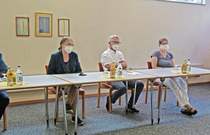 Fritz Becker, Angelika Edwards, Till Neugebauer, Christine Gorgs und Martin Gnoyke (von links) werben bei einem Pressegespräch in Maulbronn fürs Impfen. Foto: Friedrich