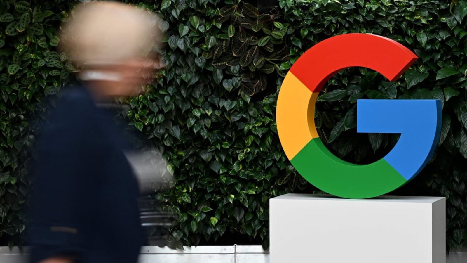 Tech-Konzerne wie Google bestimmen heute schon, was wir wissen sollen. Das untergräbt auf Dauer die Demokratie, betont Medienwissenschaftler Martin Andree.Sergei Gapon/AFP Tech-Konzerne wie Google bestimmen heute schon, was wir wissen sollen. Das untergräbt auf Dauer die Demokratie, betont Medienwissenschaftler Martin Andree.Sergei Gapon/AFP