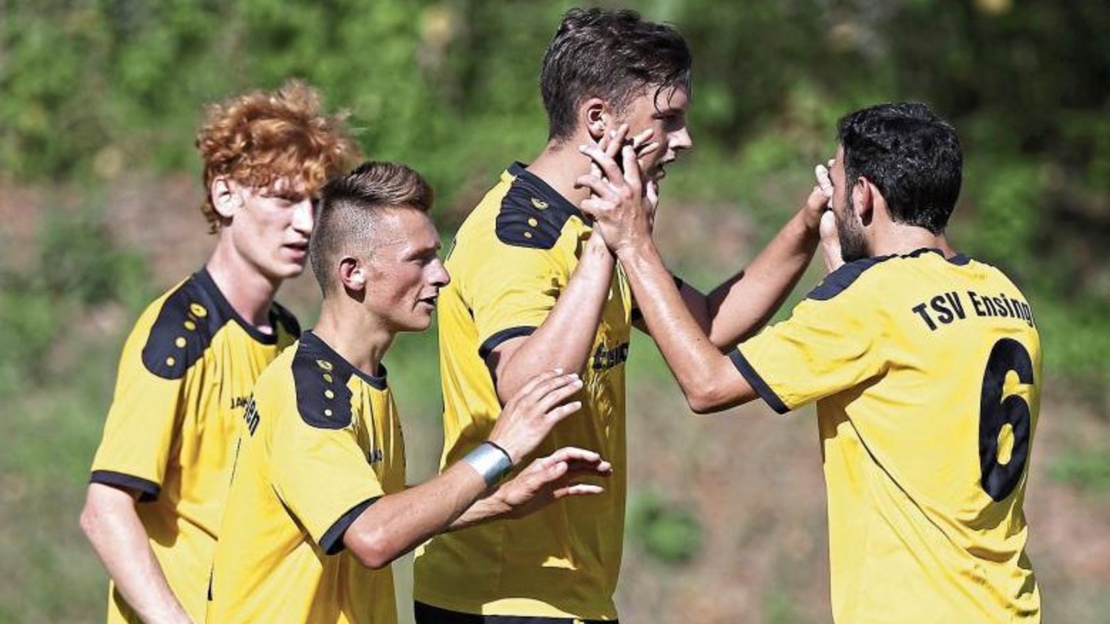 So dürfte es weitergehen: Beim TSV Ensingen gab es zum Saisonauftakt sechs Mal Grund zum Torjubel, und bei konzentriertem Spiel hätte das Ergebnis noch höher ausfallen können. Foto: Küppers So dürfte es weitergehen: Beim TSV Ensingen gab es zum Saisonauftakt sechs Mal Grund zum Torjubel, und bei konzentriertem Spiel hätte das Ergebnis noch höher ausfallen können. Foto: Küppers
