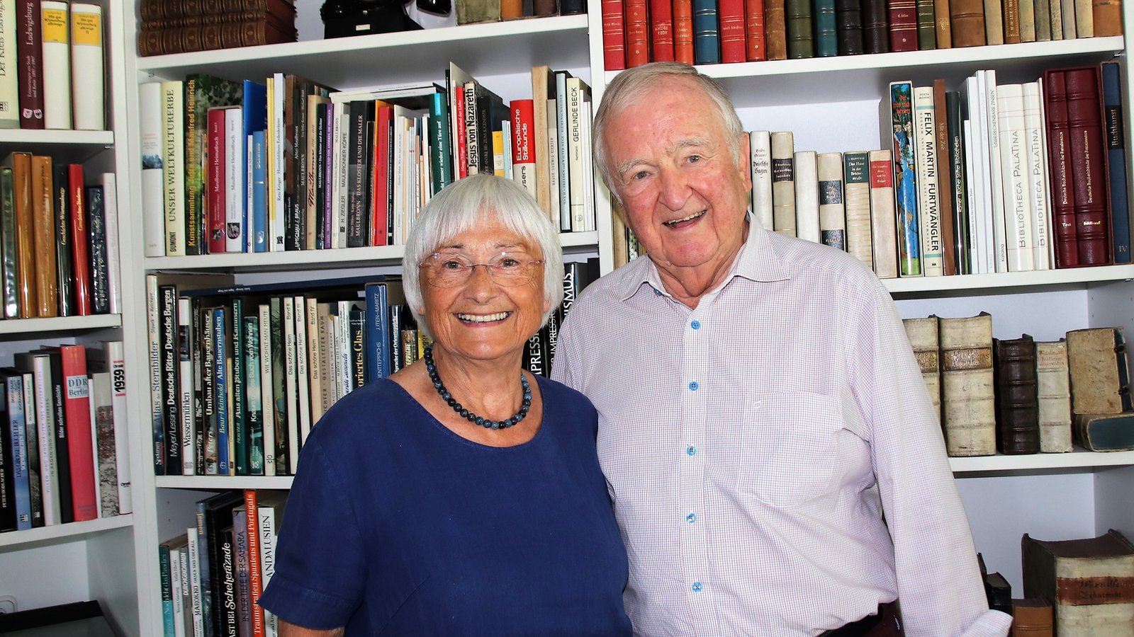 Ilse Marie und Rolf A. Kern sind seit 60 Jahren verheiratet. Den Ruhestand genießt das Paar in Maulbronn.  Foto: Arning