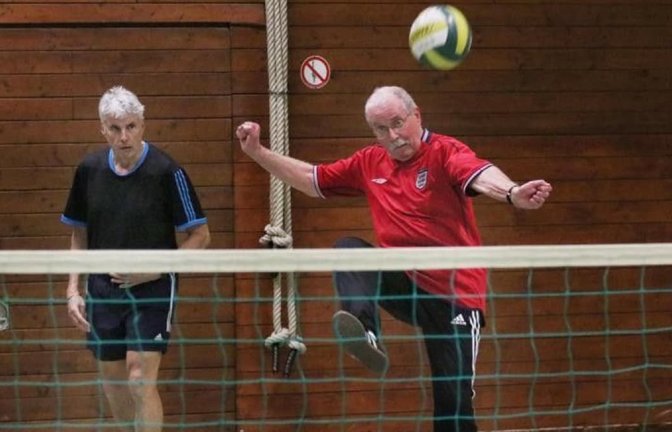 Fußballtennis beim Freizeitsport des SV Leonberg/Eltingen: Bewegung bis ins stolze Alter.<span class='image-autor'>Andreas Gorr</span>