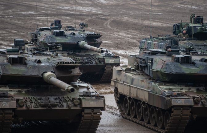 Leopard-2-Panzer der Bundeswehr: 2024 erfüllte Deutschland das Zwei-Prozent-Ziel der Nato.<span class='image-autor'>Foto: Philipp Schulze/dpa/Philipp Schulze</span>