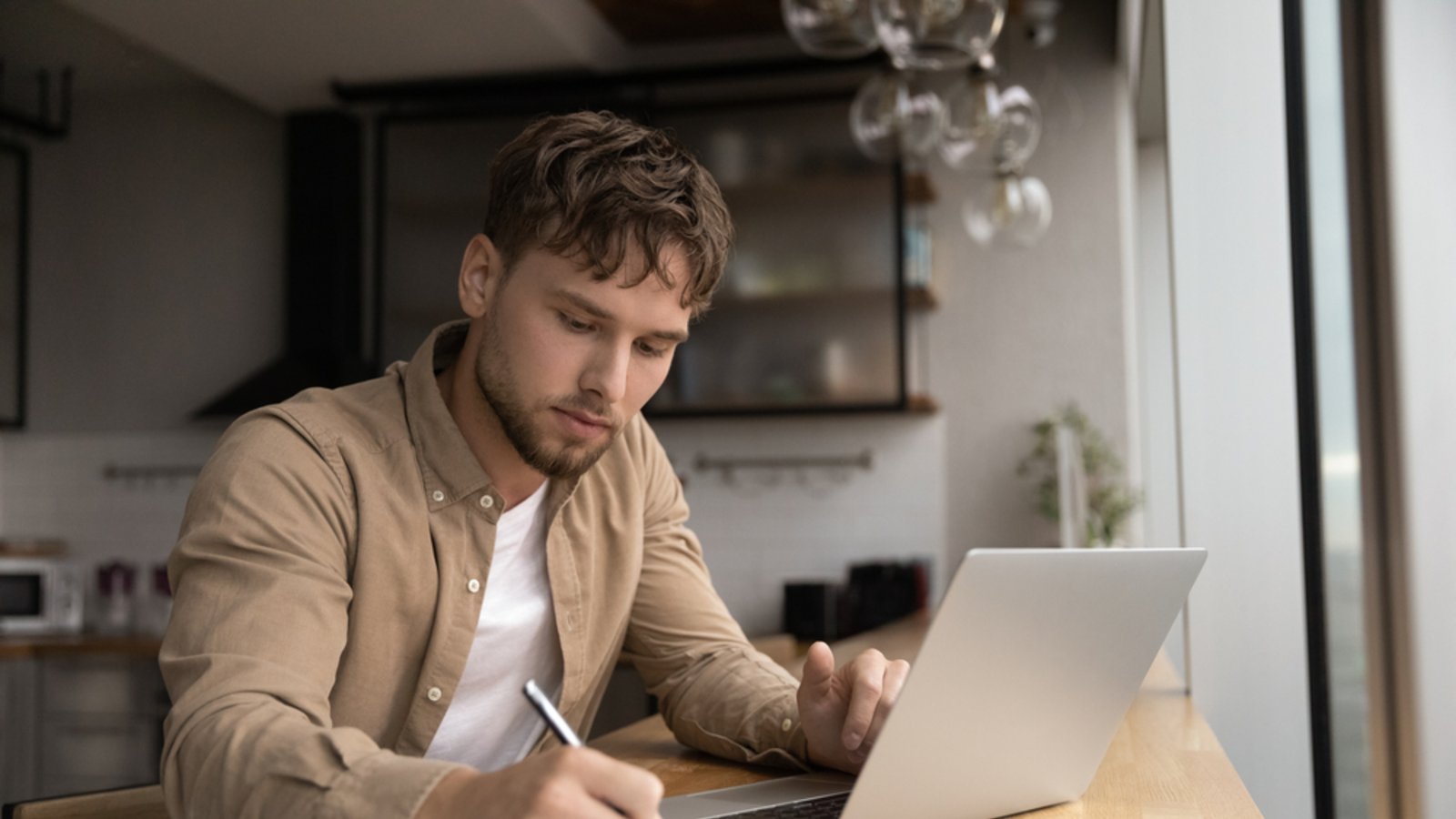 Die KI kann Sie bei Ihrer Bewerbung unterstützen.Foto: fizkes / shutterstock.com Die KI kann Sie bei Ihrer Bewerbung unterstützen.Foto: fizkes / shutterstock.com