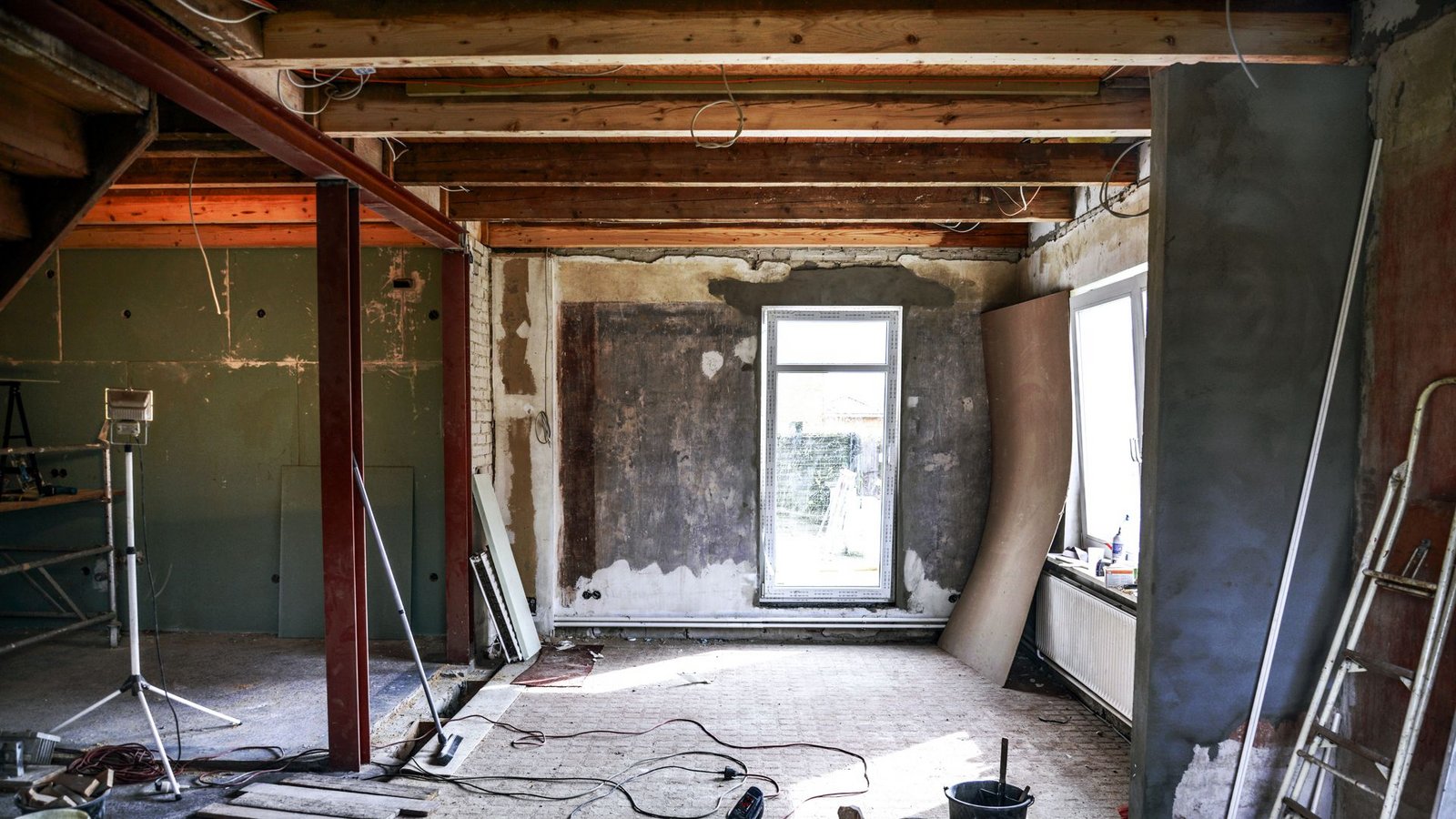 Wenn eine gründliche Sanierung nötig ist, wird es teuer.Foto: AdobeStock/Beugdesign Wenn eine gründliche Sanierung nötig ist, wird es teuer.Foto: AdobeStock/Beugdesign