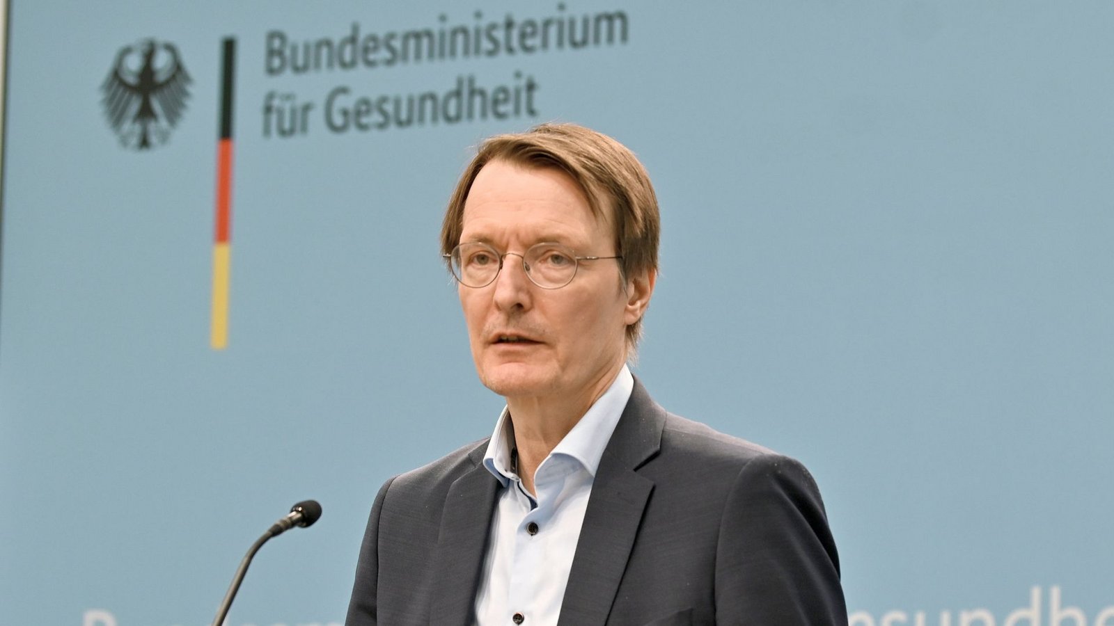 Sieht sich durch das Gutachten des Sachverständigenrates bestätigt: Bundesgesundheitsminister Karl Lauterbach.Foto: dpa/Felix Müschen