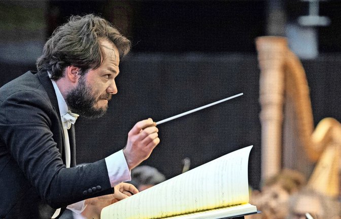Petr Popelka, Chefdirigent der Wiener Symphoniker, hier bei einem früheren Konzert<span class='image-autor'>Foto: imago/CTK Photo</span>