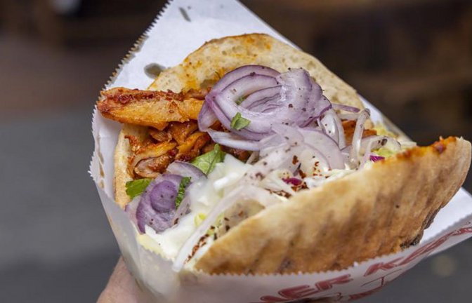 Döner für 3,50 Euro steht auf der Agenda der Dönerpartei (Symbolfoto).<span class='image-autor'>Foto: IMAGO/Arnulf Hettrich</span>