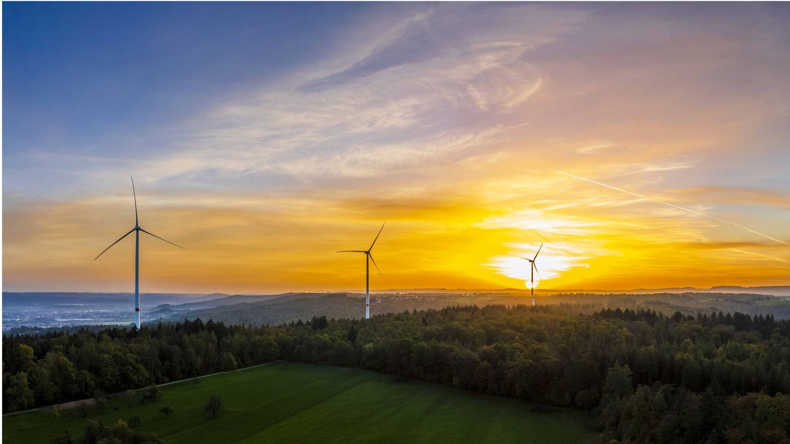 Land und Bund bemühen sich, den Ausbau der Windkraft zu beschleunigen – aber viele Hindernisse können sie nur wenig beeinflussen.Foto: /Imago/Stefan Schurr