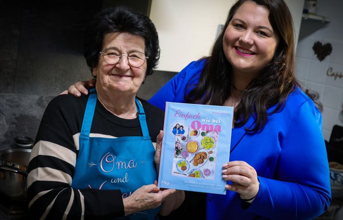 Von der Küche in die Sozialen Medien - und jetzt in ein Kochbuch: Die Rezepte von Vanessa und ihrer Oma Annemarie sind jetzt auch dort zu lesen.<span class='image-autor'>Foto: Christoph Reichwein/dpa</span>