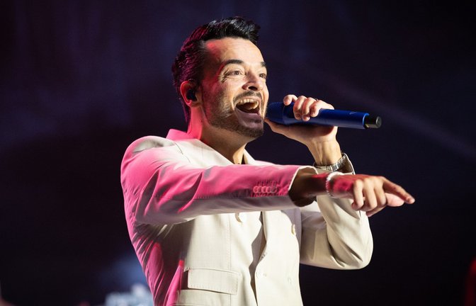 Giovanni Zarella, hier bei dem Konzert im Sommer 2025 auf dem Killesberg, blickt auf eine 25-jährige Karriere zurück.<span class='image-autor'>Foto: Lichtgut/Julian Rettig</span>