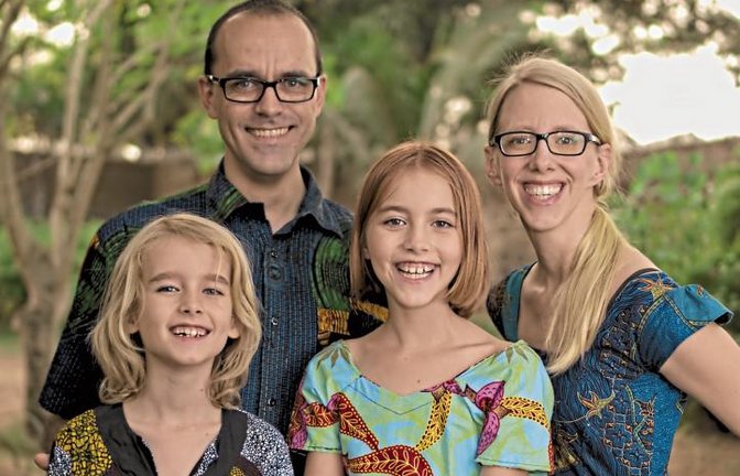 Melanie Janietz (rechts) und ihre Familie leben seit drei Jahren in Sierra Leone.  Foto: p