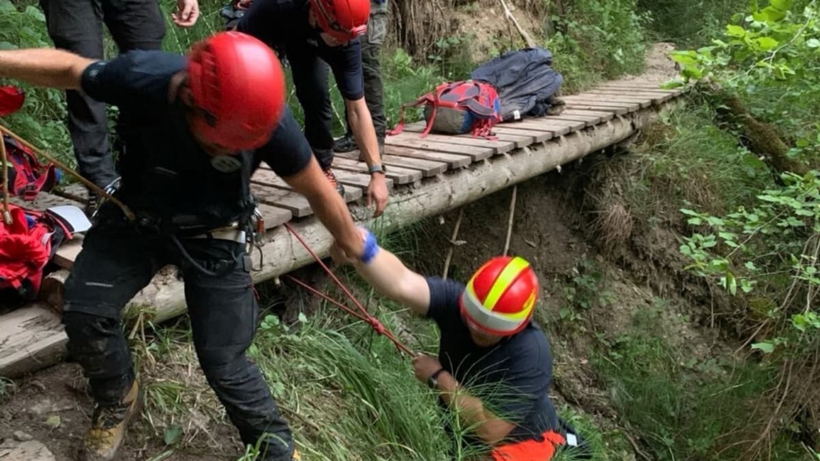 Rettungskräfte der Bergwacht beim Einsatz in der Wutachschlucht.Handout/Bergwacht Schwarzwald/dpa