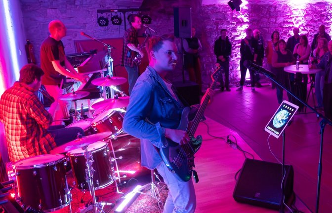 Vergangenes Jahr rockte die Band „In the wrong Century“ bei der Vaihinger Musiknacht den Keller der Stadtbücherei.  Archivfoto: Friedrich