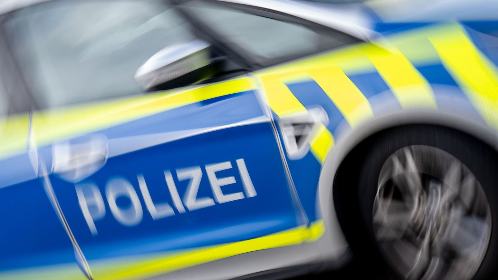 Nähere Angaben zu dem Geschehen machte eine Polizeisprecherin auf Nachfrage nicht. (Symbolbild)Foto: dpa/Hendrik Schmidt