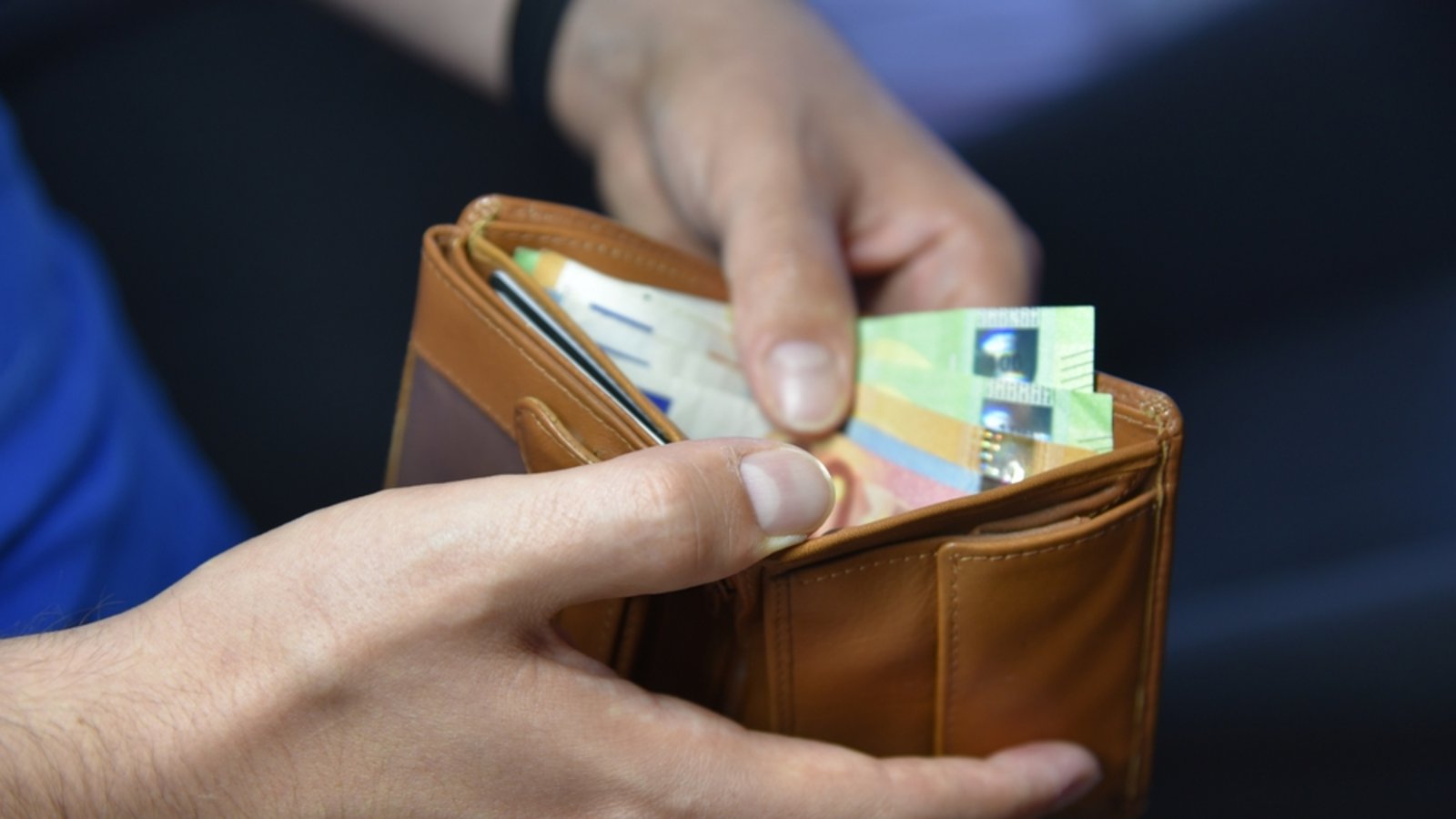 Muss das Geld noch versteuert werden?Foto: Dueringerto / shutterstock.com Muss das Geld noch versteuert werden?Foto: Dueringerto / shutterstock.com
