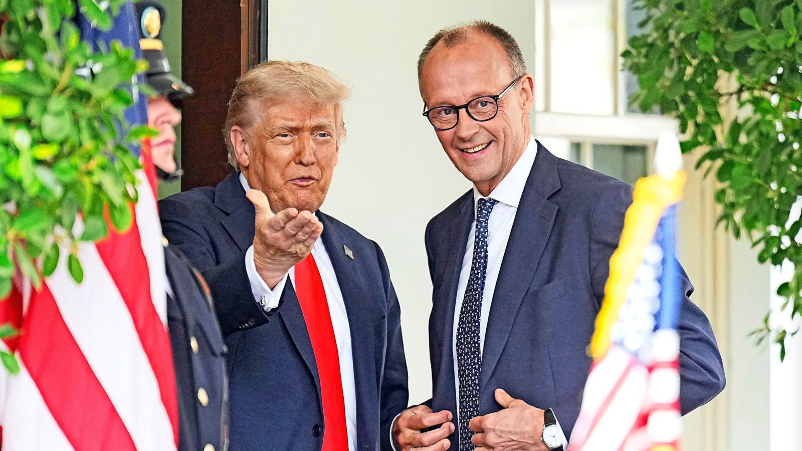 Friedrich Merz (r.) beim Besuch im Weißen Haus im vergangenen Jahr. Diese Jahr will er Donald Trump nach Bad Dürkheim einladen.Foto: MICHAEL KAPPELER/AFP/MICHAEL KAPPELER Friedrich Merz (r.) beim Besuch im Weißen Haus im vergangenen Jahr. Diese Jahr will er Donald Trump nach Bad Dürkheim einladen.Foto: MICHAEL KAPPELER/AFP/MICHAEL KAPPELER