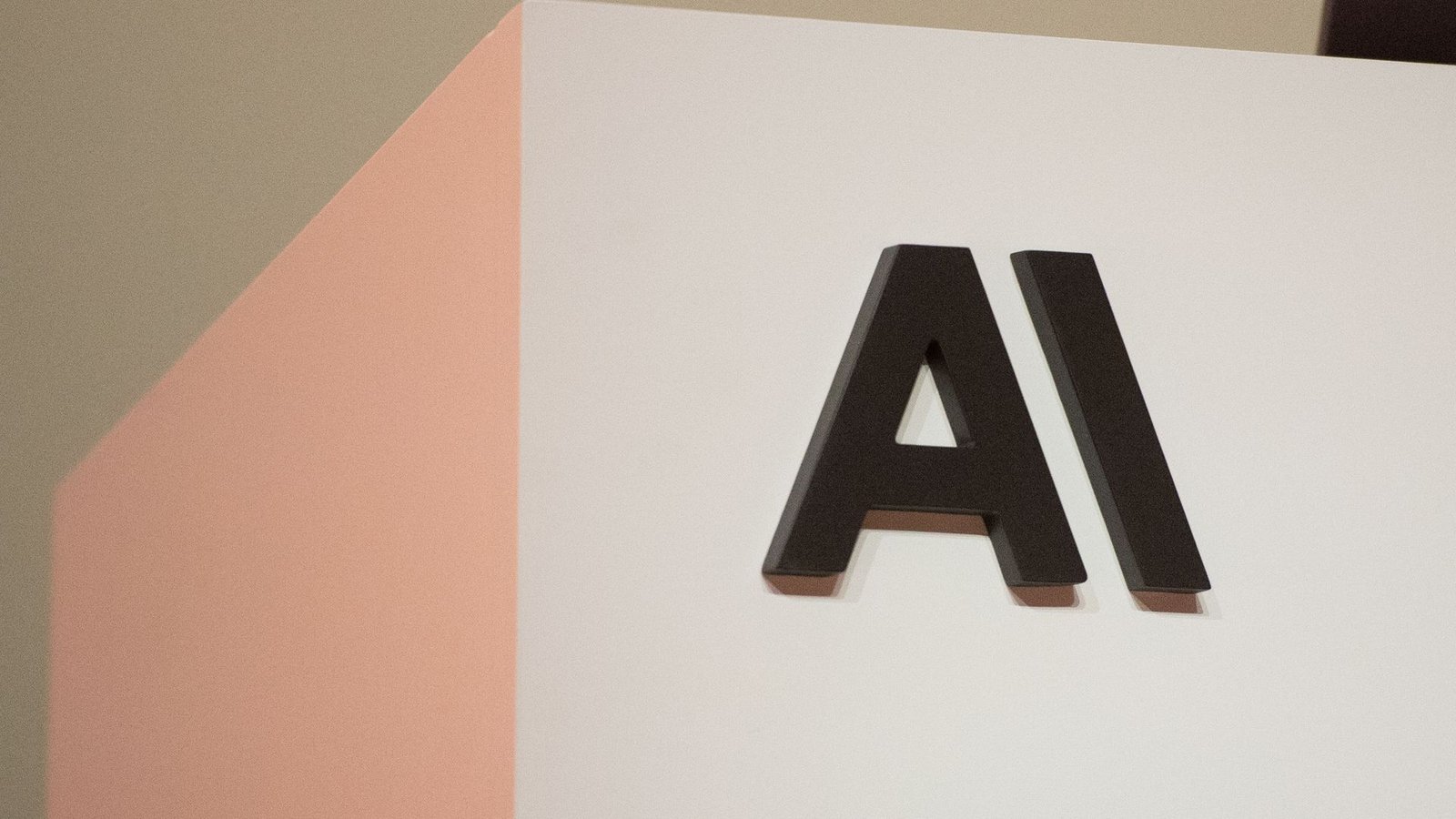 Das Bundesfinanzministerium sieht durch neuartige Modelle der Künstlichen Intelligenz (KI) wie "Claude Mythos" von Anthropic erhebliche Risiken. (Archivbild)Foto: Andrej Sokolow/dpa