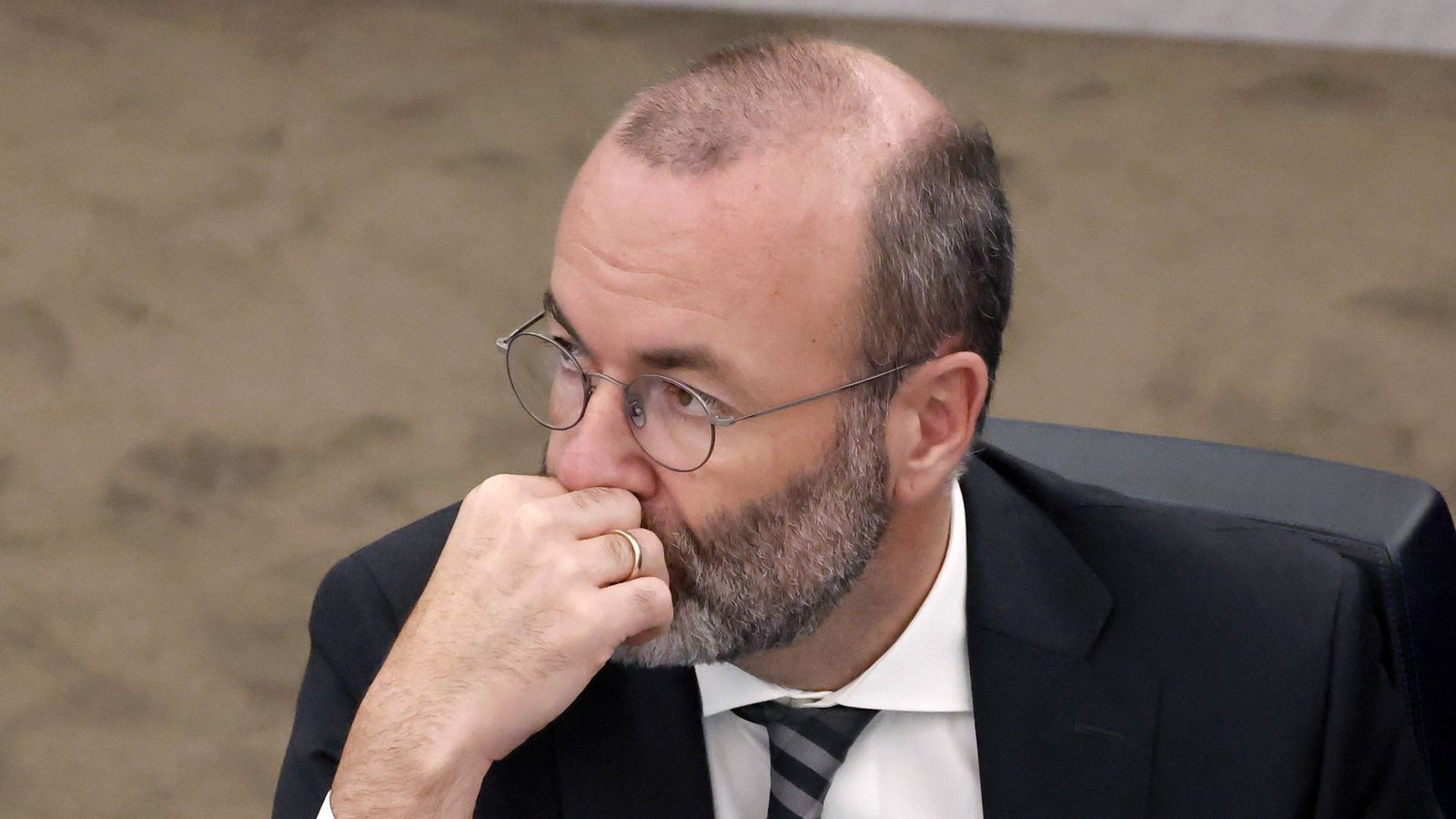 Bringt er die eigene Partei in die Bredouille? EVP-Chef Manfred Weber – der europäische Arm der Union.Foto: IMAGO/Panama Pictures