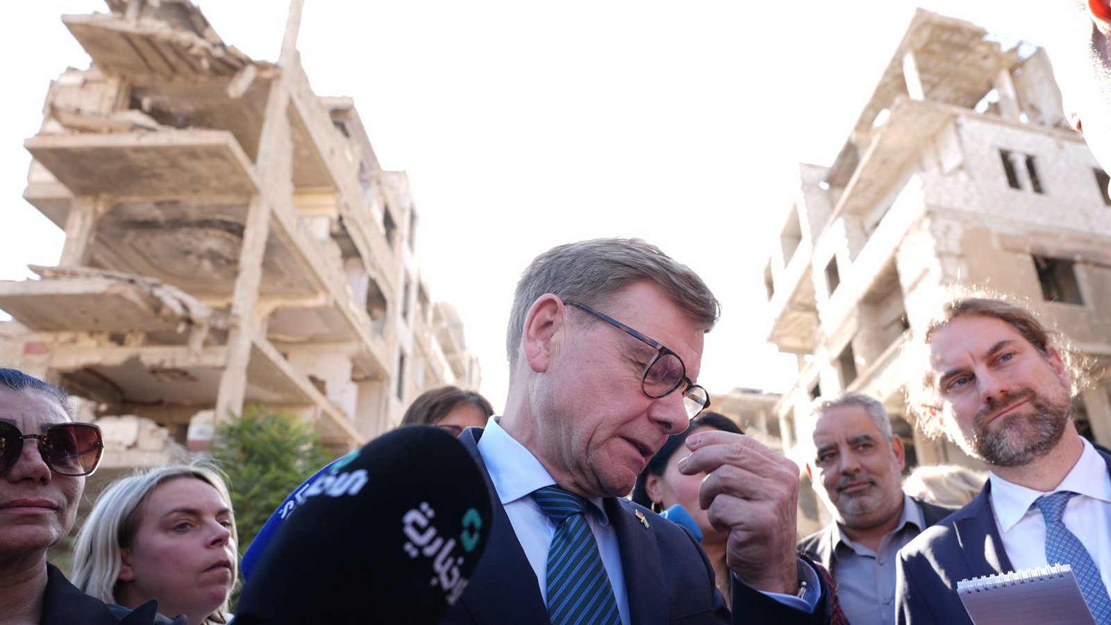 Außenminister Johann Wadephul (Mitte) in Syrien.Foto: Marcus Brandt/dpa Außenminister Johann Wadephul (Mitte) in Syrien.Foto: Marcus Brandt/dpa