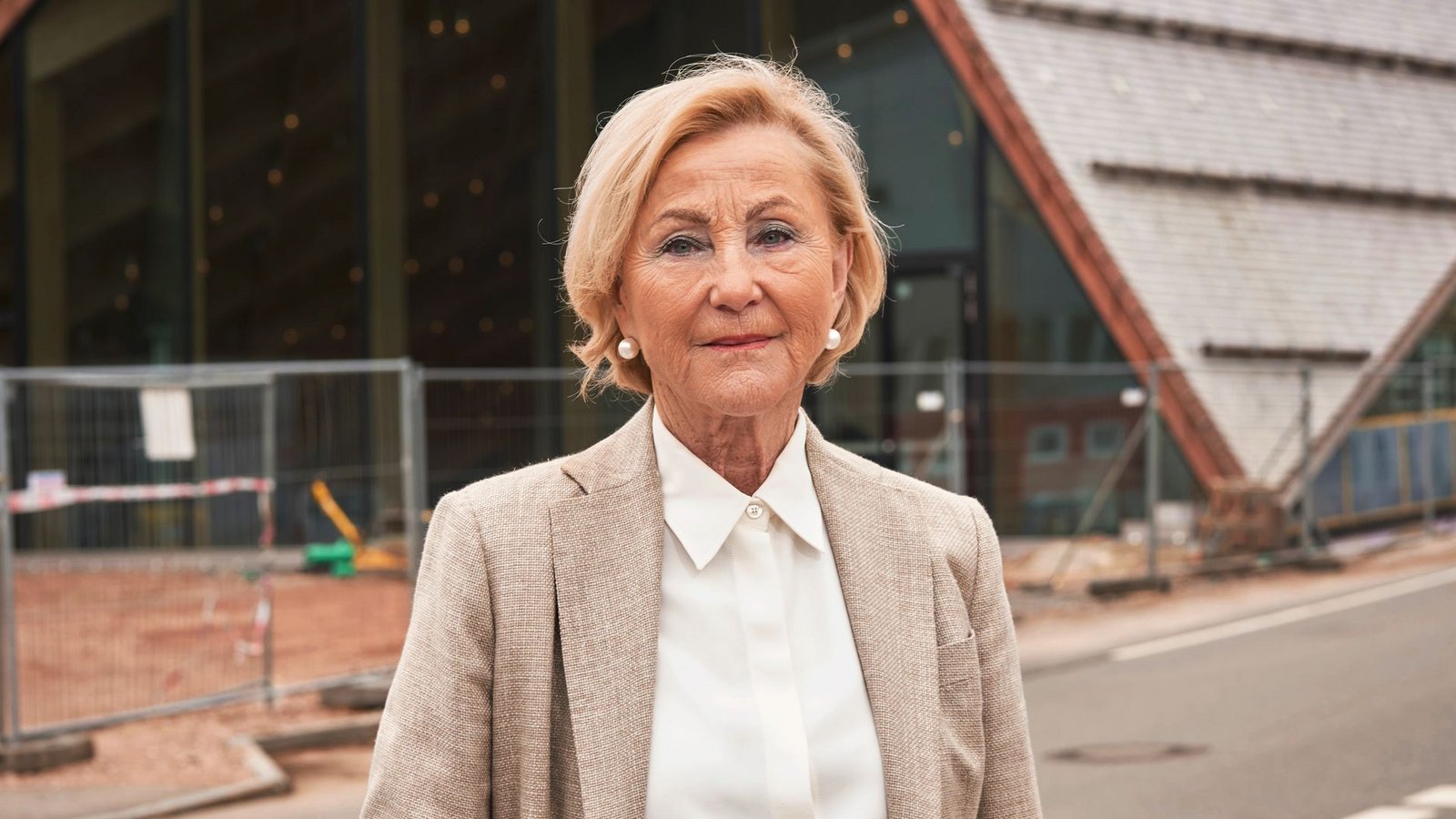 Die Investition für das Siedle-Haus sei dem Wert ihrer Sammlung angemessen, sagt Gabriele Siedle.Foto: Michael Bode Die Investition für das Siedle-Haus sei dem Wert ihrer Sammlung angemessen, sagt Gabriele Siedle.Foto: Michael Bode