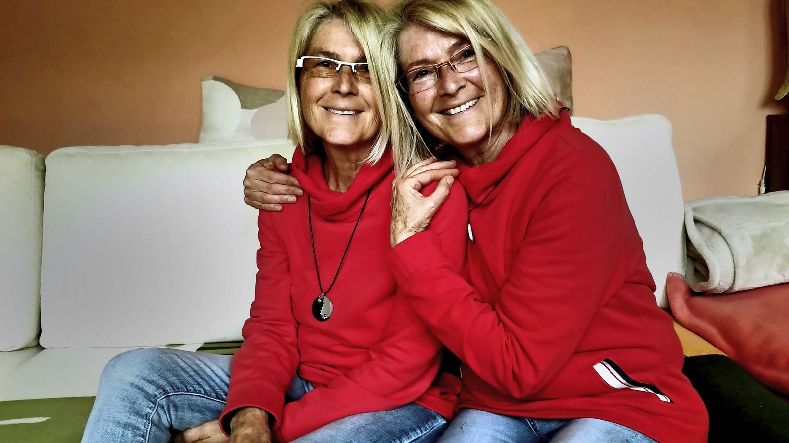 Seit 62 Jahren unzertrennlich: Mary (links) und Gisela HafnerFoto: / Robin Szuttor