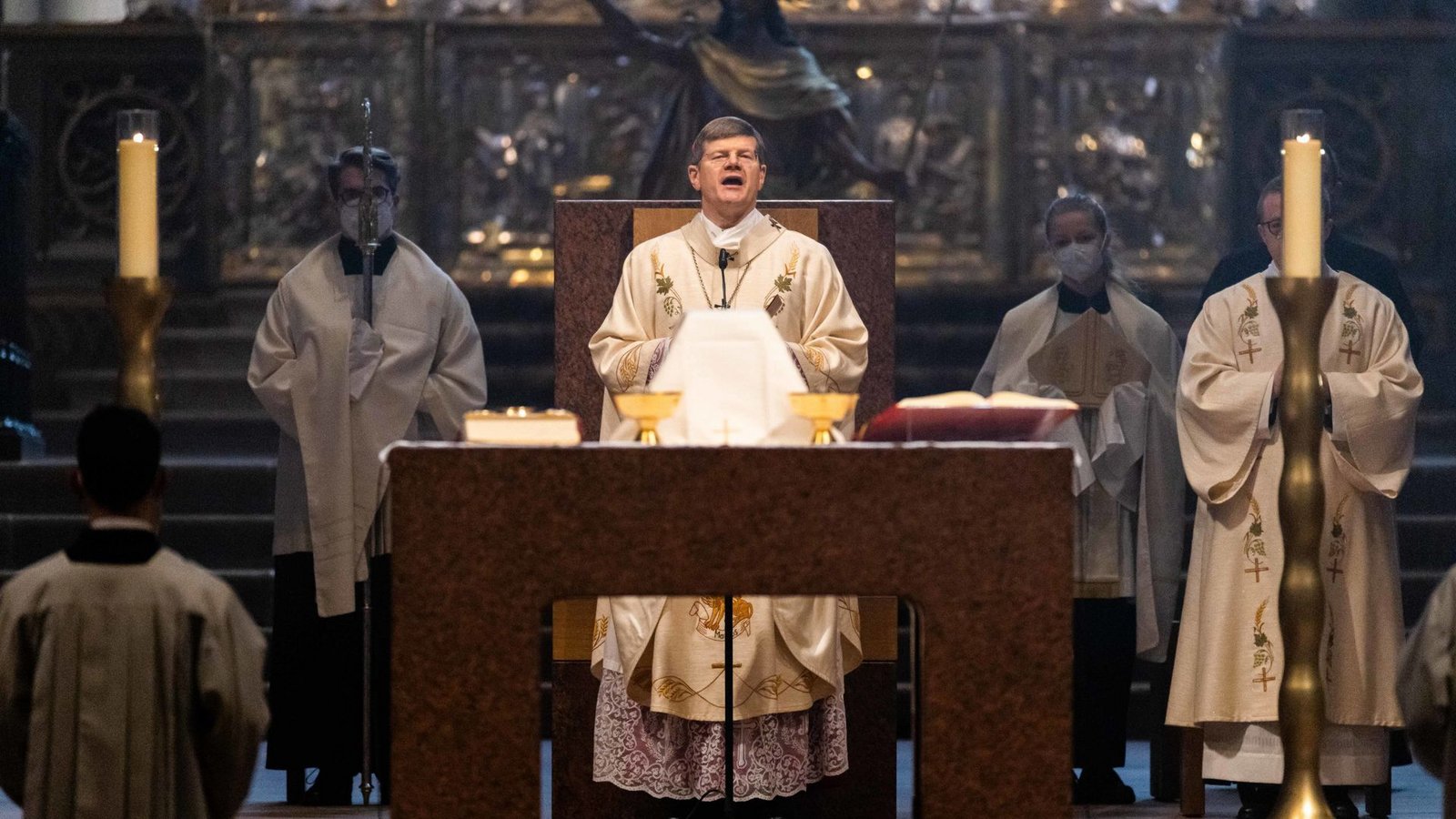 Erzbischof Stephan Burger predigte am Ostersonntag im Freiburger Münster. Auch dieser Gottesdienst wurde als Livestream ins Internet übertragen. (Archivbild)Foto: dpa/Philipp von Ditfurth Erzbischof Stephan Burger predigte am Ostersonntag im Freiburger Münster. Auch dieser Gottesdienst wurde als Livestream ins Internet übertragen. (Archivbild)Foto: dpa/Philipp von Ditfurth