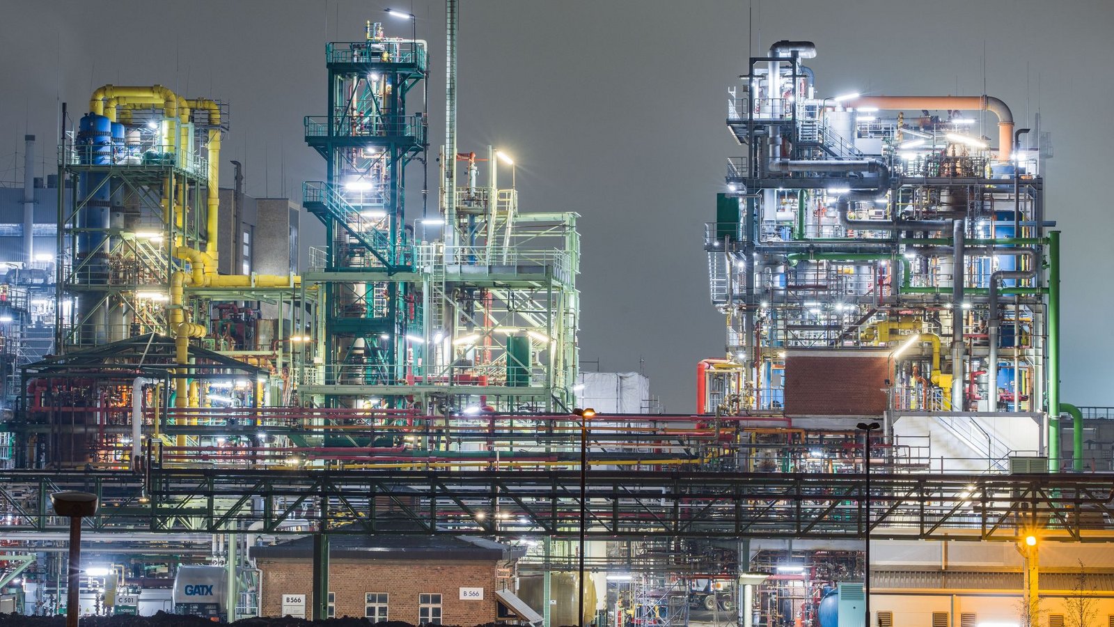 Der Iran-Krieg verschärft die Lage der ChemieindustrieFoto: Andreas Arnold/dpa