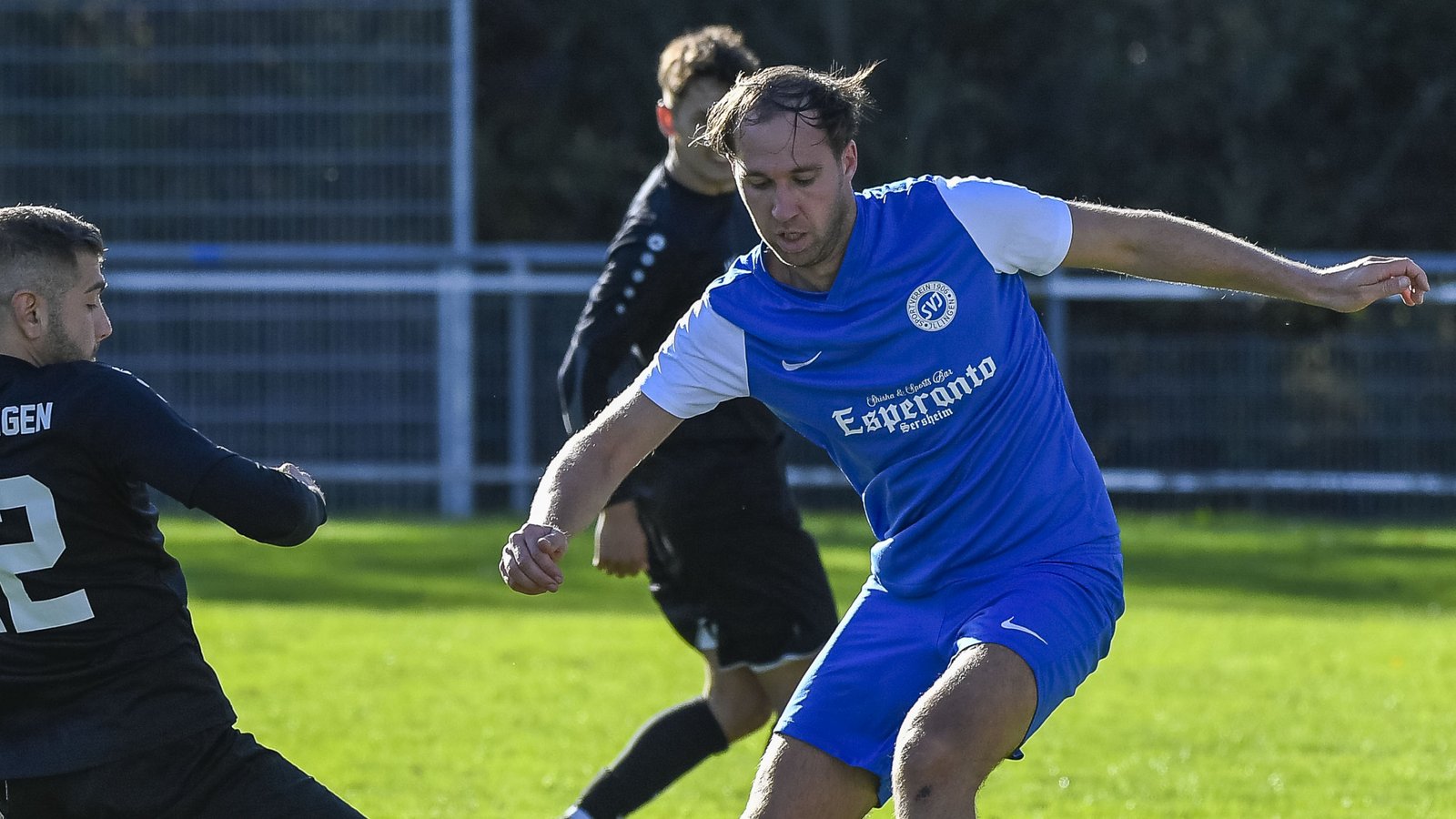 Der SV Illingen (rechts Andreas Köppl) muss am Sonntag im unangenehmen Auswärtsspiel gegen den FV Kirchheim ran. Foto: Leitner