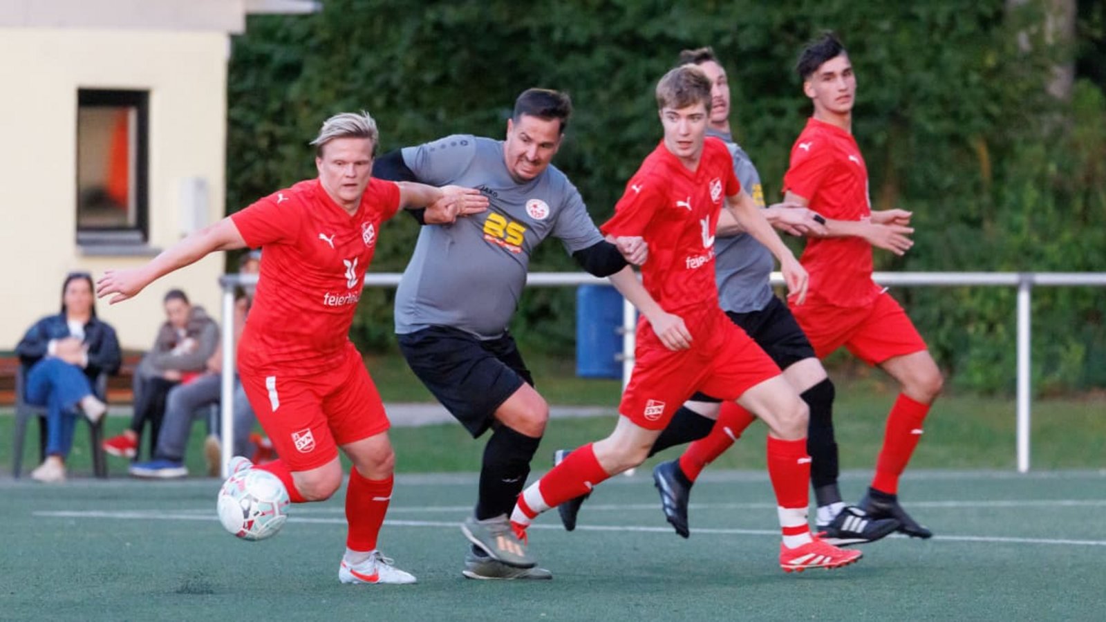 Kämpferisch 1A, spielerisch eher ein Gewürge: Fortuna Böblingen und der SV Nufringen II fighteten um den Erfolg, fanden aber erst im Elfmeterschießen einen Sieger.Stefanie Schlecht