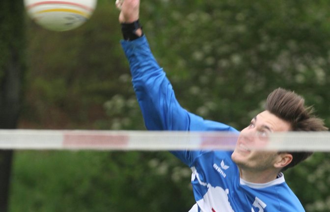 Johannes Jungclaussen täte mal eine Pause gut. Den Hauptangreifer des TV Vaihingen plagen schon seit der Vorbereitung auf die Feldsaison Schulterprobleme.  <span class='image-autor'>Foto: Nachreiner</span>