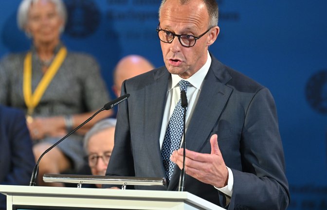 Kanzler Merz nutzt seine Rede in Aachen, um eine Botschaft mit Blick auf die EU-Finanzplanung zu setzen.<span class='image-autor'>Foto: Henning Kaiser/dpa</span>